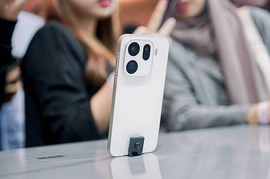 Создана самая большая камера для смартфонов