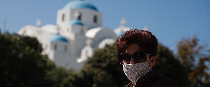 Греция будет принимать привитых «Спутником V» туристов