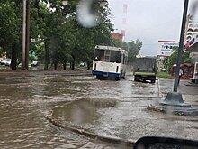 В Барнауле из-за ливней перекрыли улицу