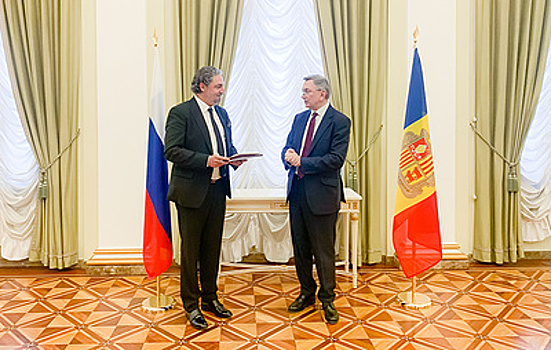 Новому почетному консулу России в Андорре вручили консульский патент от имени Лаврова