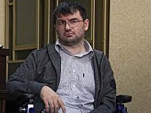 «Замуровали чемпионку»: Во Владивостоке управляющая компания снесла пандус в подъезде инвалида-колясочницы