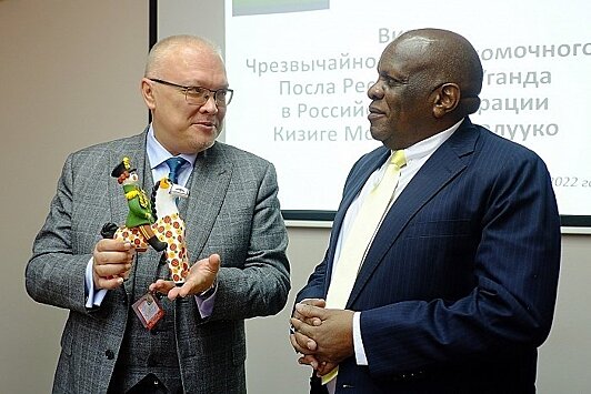 Кировская область готова сотрудничать с Угандой в химпромышленности, образовании и туризме