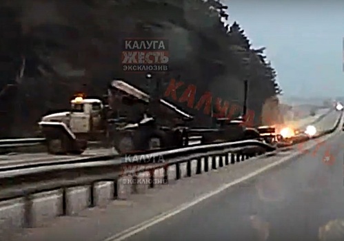 Лесовоз развернуло на 360 градусов на обледенелой трассе М3 «Украина»