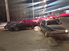 Ночью в Заводском районе Саратова столкнулись две «Приоры»