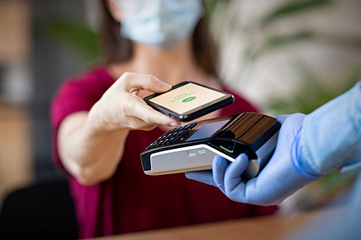 На китайской выставке импорта представили цифровой юань