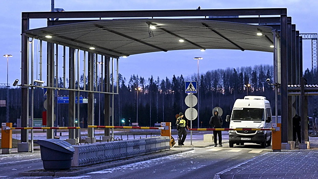 На границе России и Финляндии «застряли» свыше 30 мигрантов