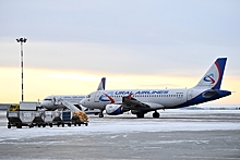 Российский самолет совершил аварийную посадку из-за разгерметизации