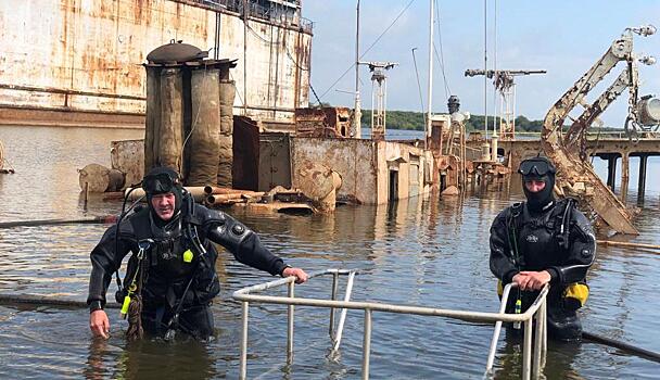 Камчатские водолазы начали подъём «Георгия Седова» со дна Амура