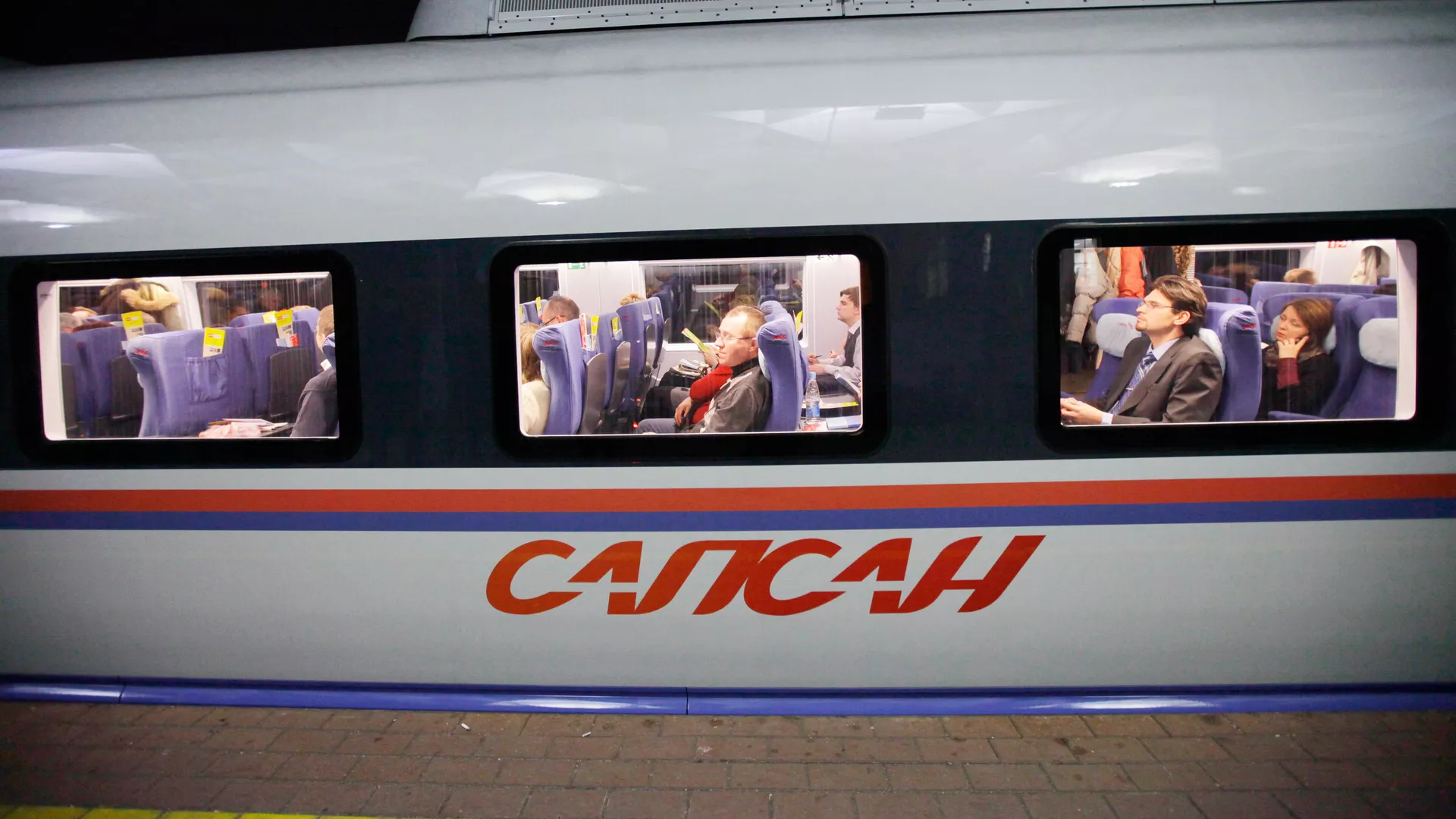 Поезд Сапсан из Петербурга задерживается в Ленобласти по техпричинам