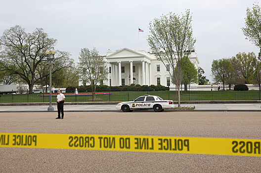 Ветеран «Альфы» назвал две версии стрельбы возле Белого дома