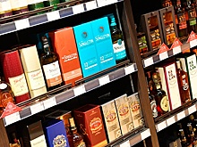 Шесть человек отравились суррогатным алкоголем в Курганской области