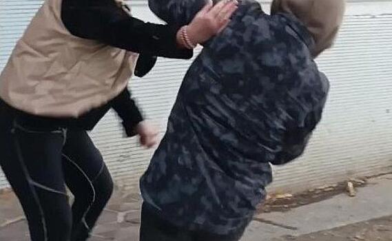 Курянку оштрафовали за драку с подростком