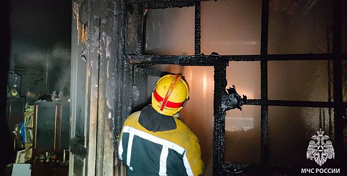 Непотушенная свеча стала причиной пожара в центре Ростова