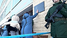 На двух школах в Орске установили мемориальные доски в память о погибших на СВО
