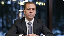 Медведев поздравил дирижера Конторовича с 70-летием