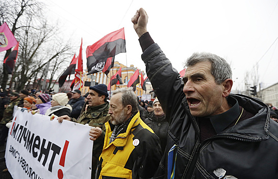 В Киеве начался "марш за импичмент"
