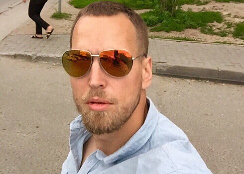 Душили и требовали деньги: пассажиры напали на таксиста в центре Новосибирска