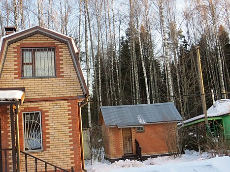 Суд признал объект самостроем и обязал владельца его снести