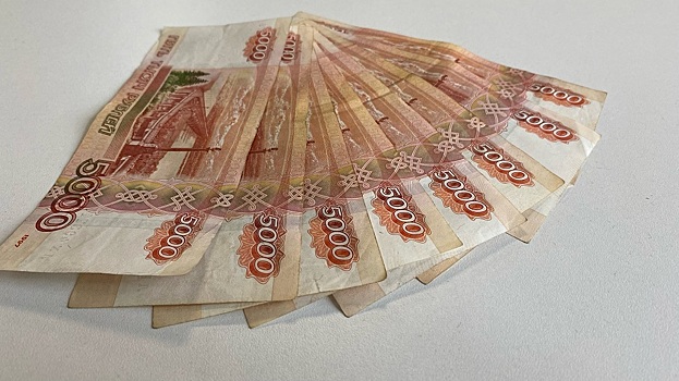 Майские праздники: как дополнительные выходные повлияют на выплаты зарплат