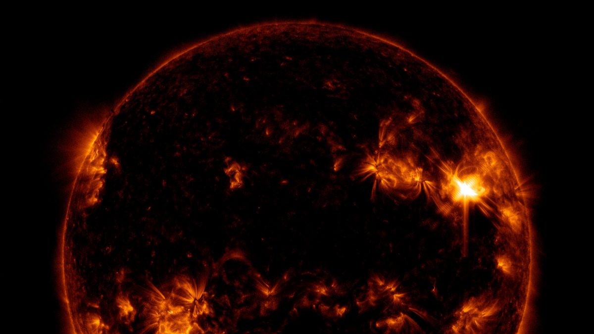 Сильная магнитная буря неожиданно обрушилась на Землю