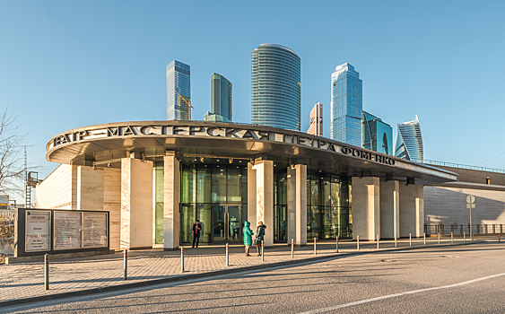 Выставка Оскара Рабина открылась в театре Фоменко