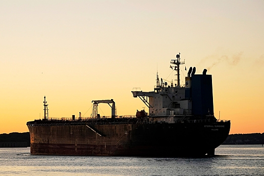 Введение потолка цен на нефть из РФ ударит по танкерной отрасли