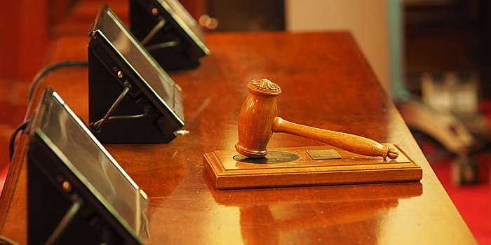 В Петербурге 59-летняя женщина отдала аферистам 10 млн рублей, подожгла военкомат и отправилась в колонию на 10 лет