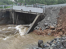 Новая Каховка ушла под воду из-за разрушения ГЭС