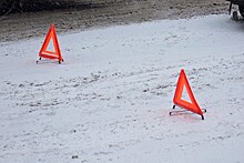 Автомобиль врезался в остановку на севере Москвы