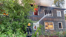 В Архангельске произошел пожар в деревянных сараях