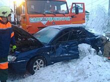 В Салехарде легковушка попала под КАМАЗ