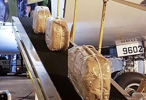 Скандал с кокаином в посольстве РФ оброс версиями