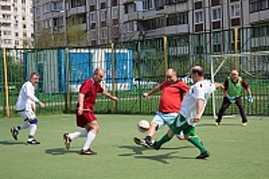 В Крюково прошёл тур 21 открытого турнира по мини-футболу в возрастной группе ветераны 40 и 50 лет +
