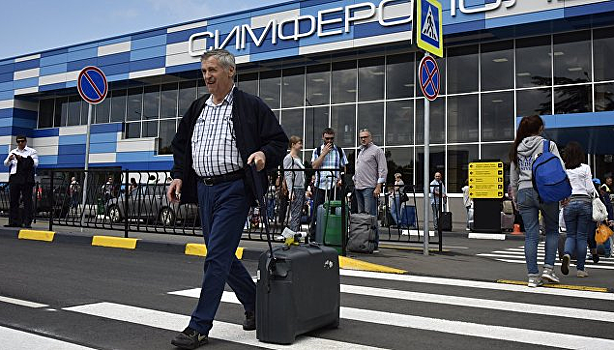 Дорогие авиаперелёты тормозят развитие Крыма