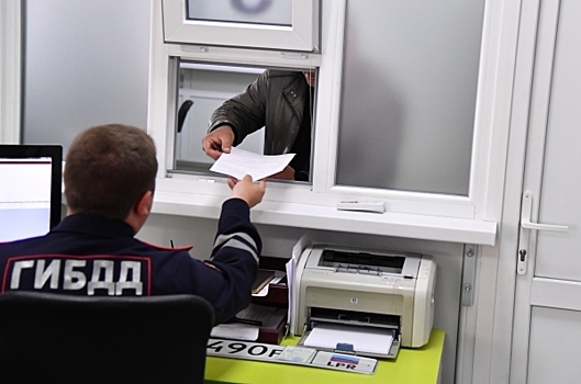 «Сразу отбирают!»: Тест на наркотики при получении прав сочли бессмысленным