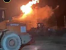 Мощный пожар после возможной атаки БПЛА по нефтезаводу на Кубани попал на видео