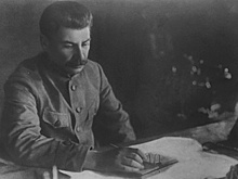 Новогодний Сталин: вождь дважды предлагал освободить себя от должности накануне праздника