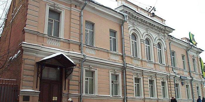 Мосгорнаследие обязало собственника жилого дома Расторгуевых в центре Москвы восстановить облик здания