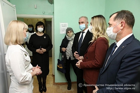 Ульяновским больницам в рамках благотворительной акции передали лекарства