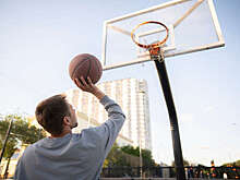 Mash на спорте: стритболист избил пьяного мужчину после победы в игре