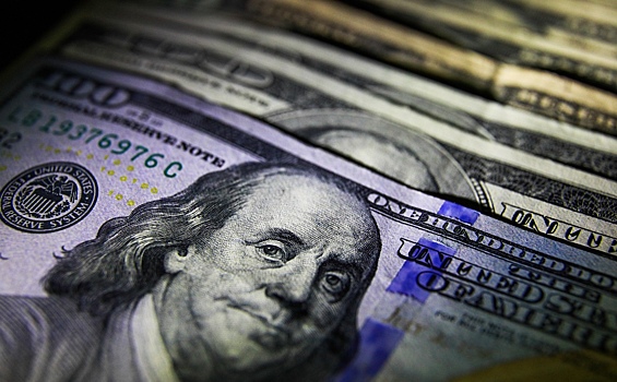 FT: инвесторы активно выходят из долларовых активов