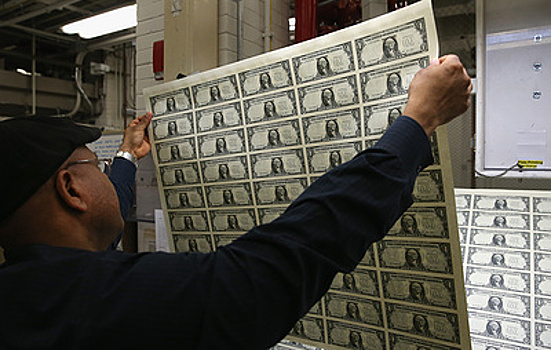 Станция "Дедолларизация": как Трамп просчитался насчет "неотразимости" валюты США