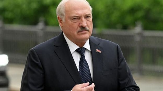 Лукашенко вручил высшему офицерскому составу Белоруссии генеральские погоны