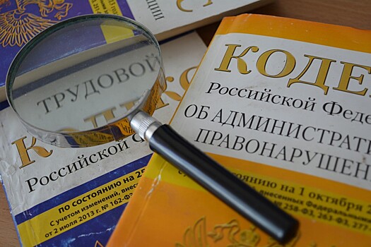 Юрист рассказал, кто не будет отдыхать 23 февраля и 8 марта