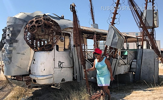 Корнелия Манго восхитилась скульптурами из мусора