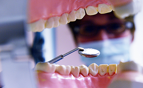 Стоматолог рассказал, когда нужно удалять зубы мудрости