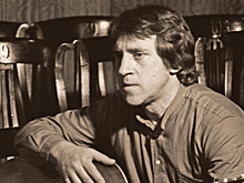 Главное в музыке за неделю: Звук подвёл итоги лета, ИИ восстановит песни Высоцкого