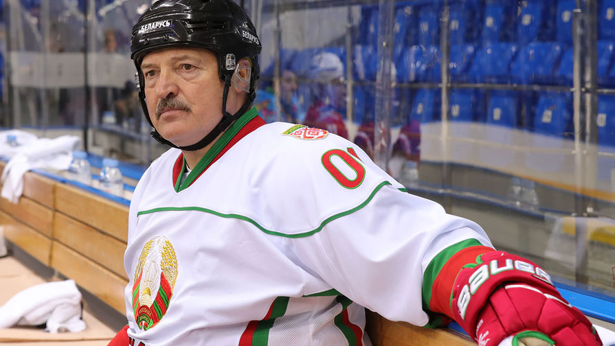 Лукашенко и его сын забросили по шайбе в товарищеском матче против сборной Гродненской области
