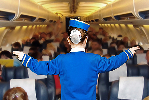 Почему в самолетах раздают леденцы