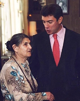Мать Немцова умерла из-за отека мозга